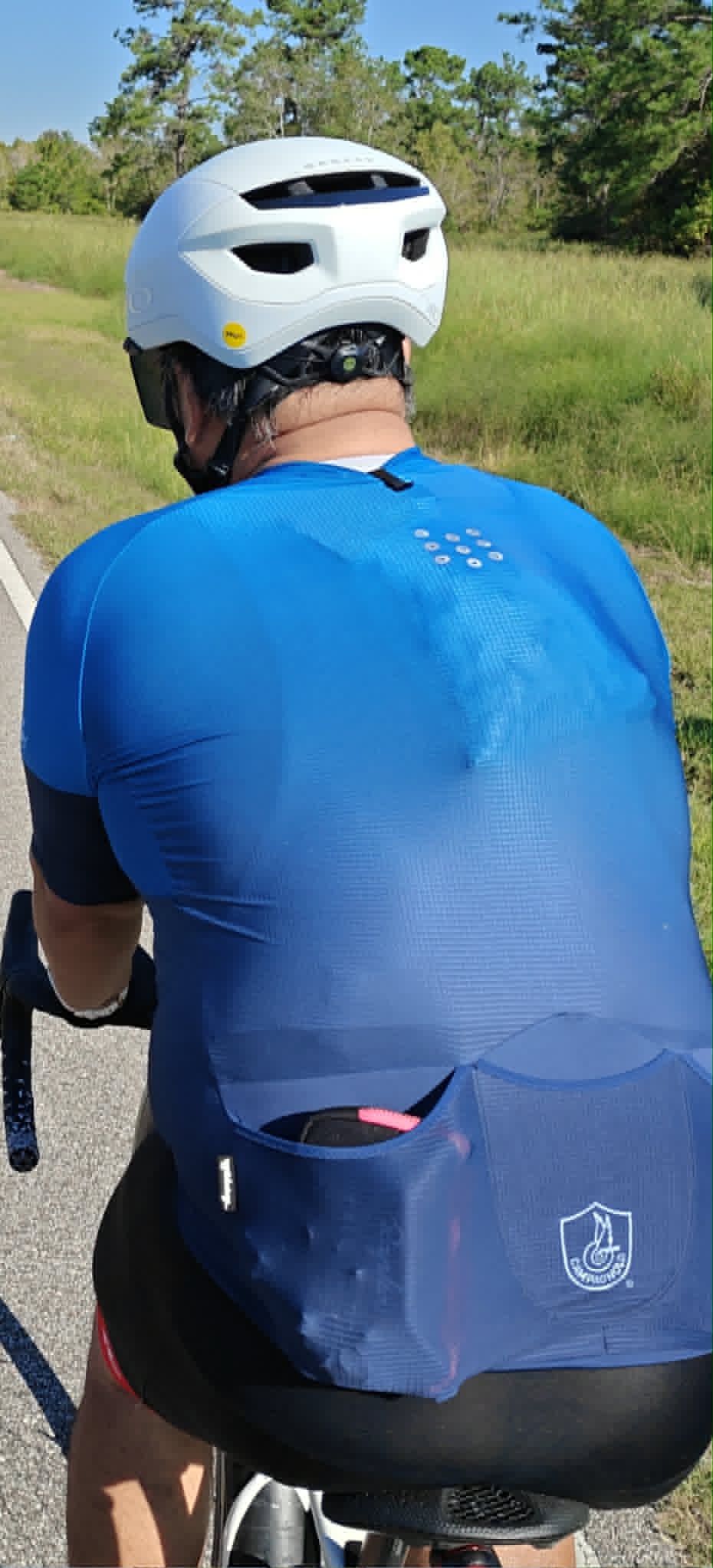Strap-Free Cycling Cooling Backpack - Blue